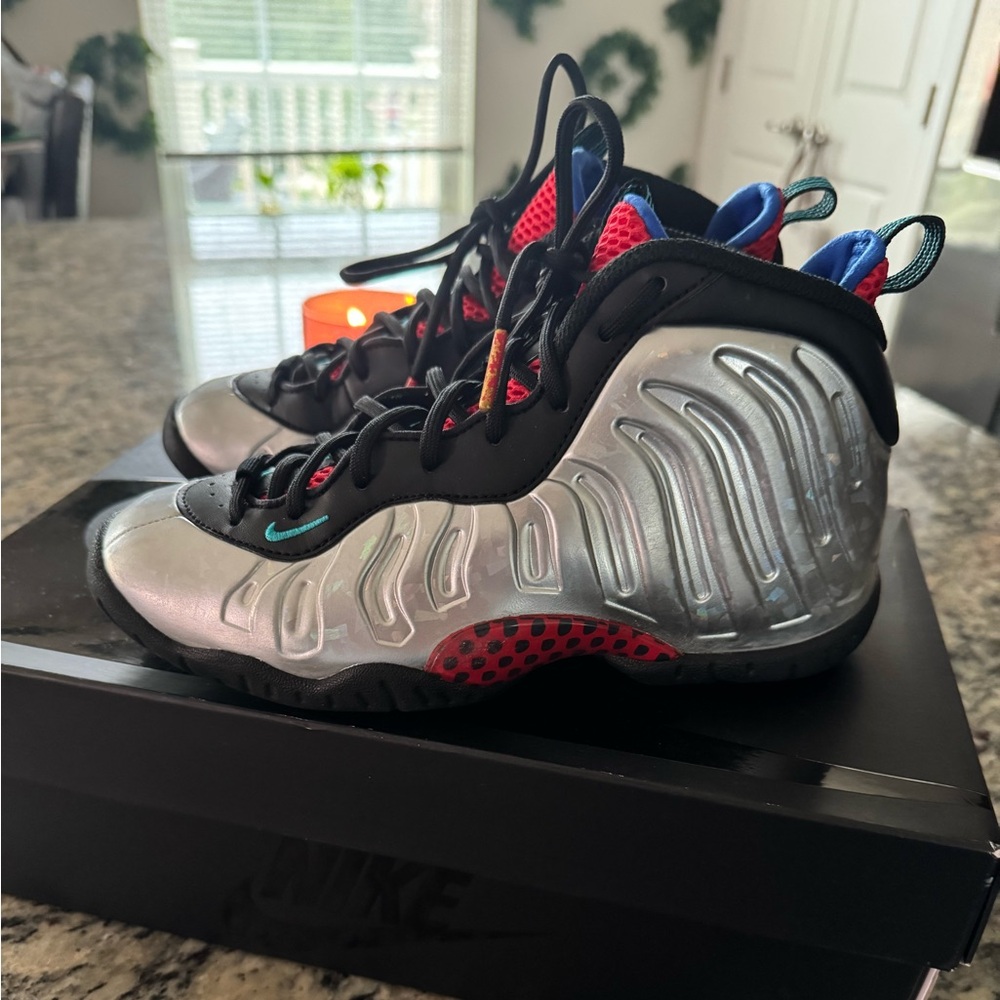 ✨ Nike Little Posite One “Metallic Silver” — Size 4Y ✨